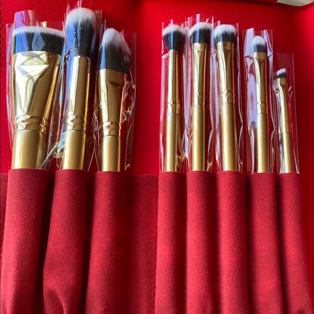 🌹 LUXIE - Glitter and Gold Brush Set with Pouch - Picture 4 of 11